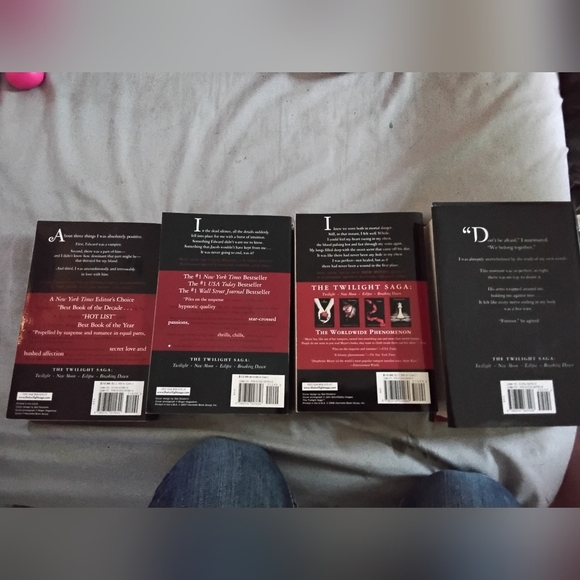Complete Twilight Saga Book Set by Stephenie Meyer - Picture 3 of 3